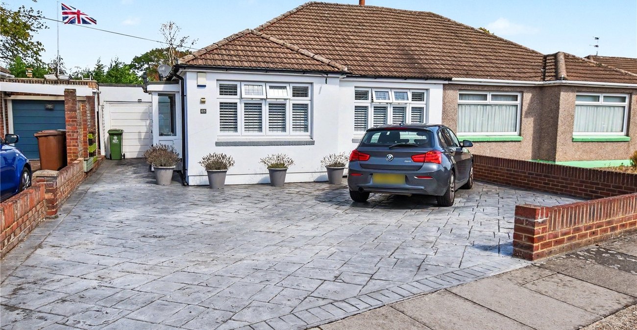 2 bedroom bungalow for sale in Bexleyheath | Robinson Jackson