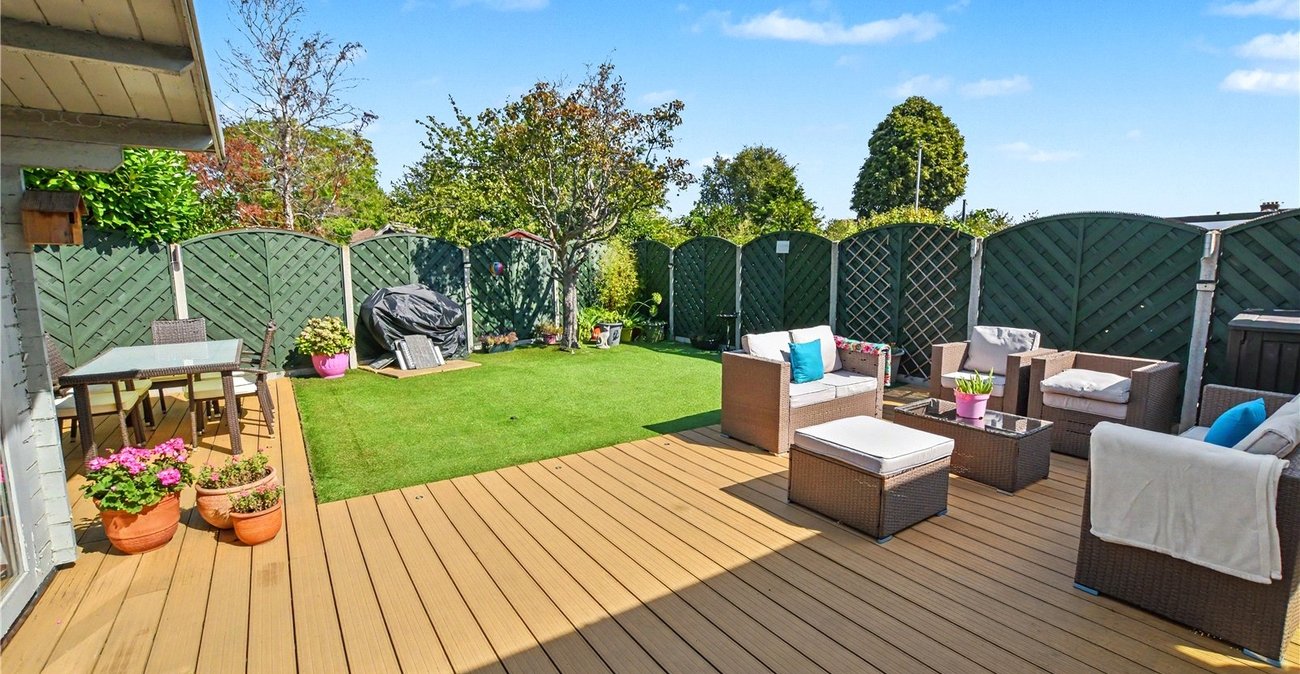 2 bedroom bungalow for sale in Bexleyheath | Robinson Jackson