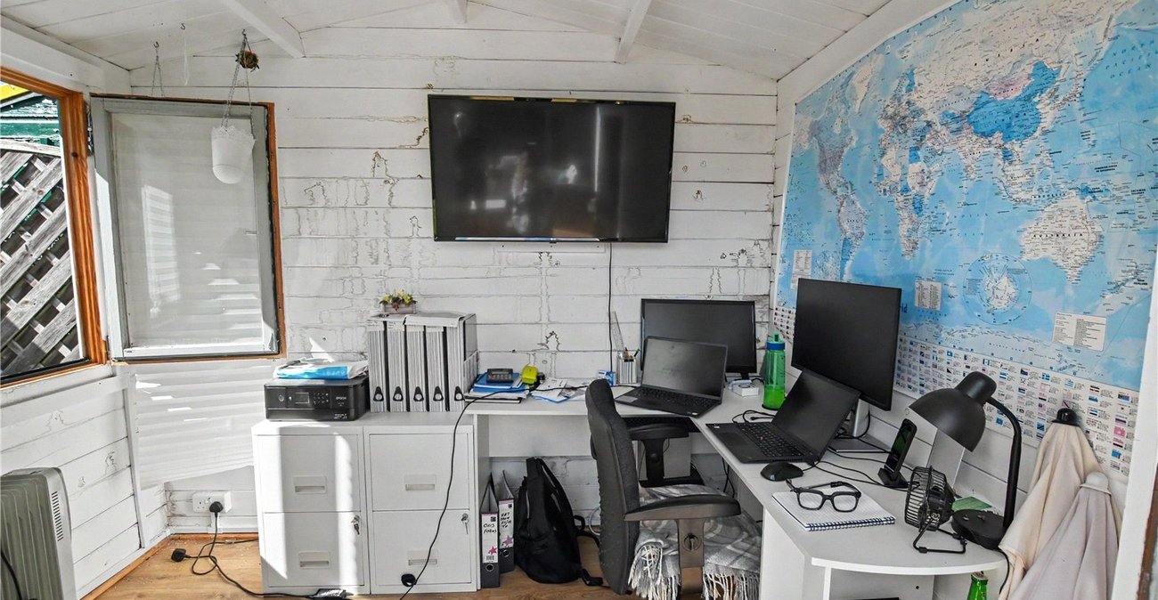 2 bedroom bungalow for sale in Bexleyheath | Robinson Jackson
