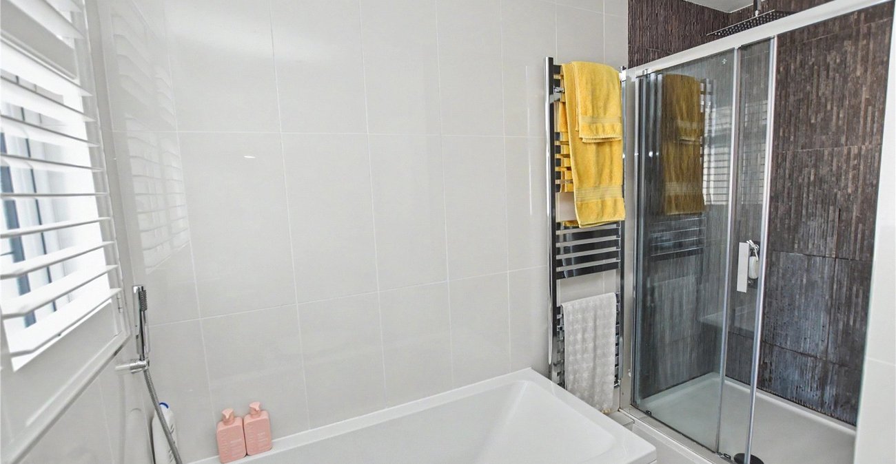 2 bedroom bungalow for sale in Bexleyheath | Robinson Jackson