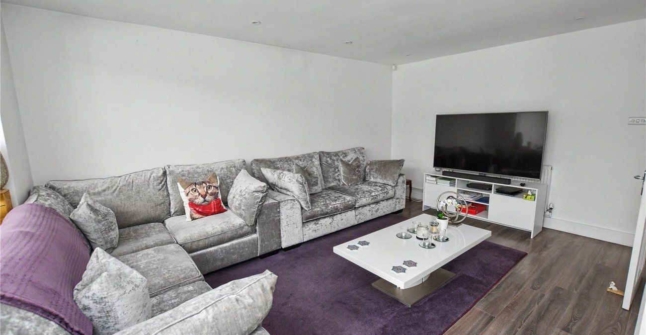 2 bedroom bungalow for sale in Bexleyheath | Robinson Jackson
