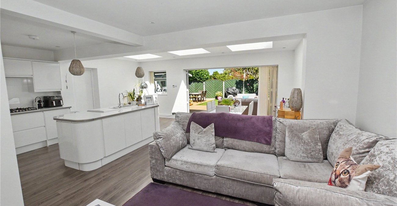 2 bedroom bungalow for sale in Bexleyheath | Robinson Jackson