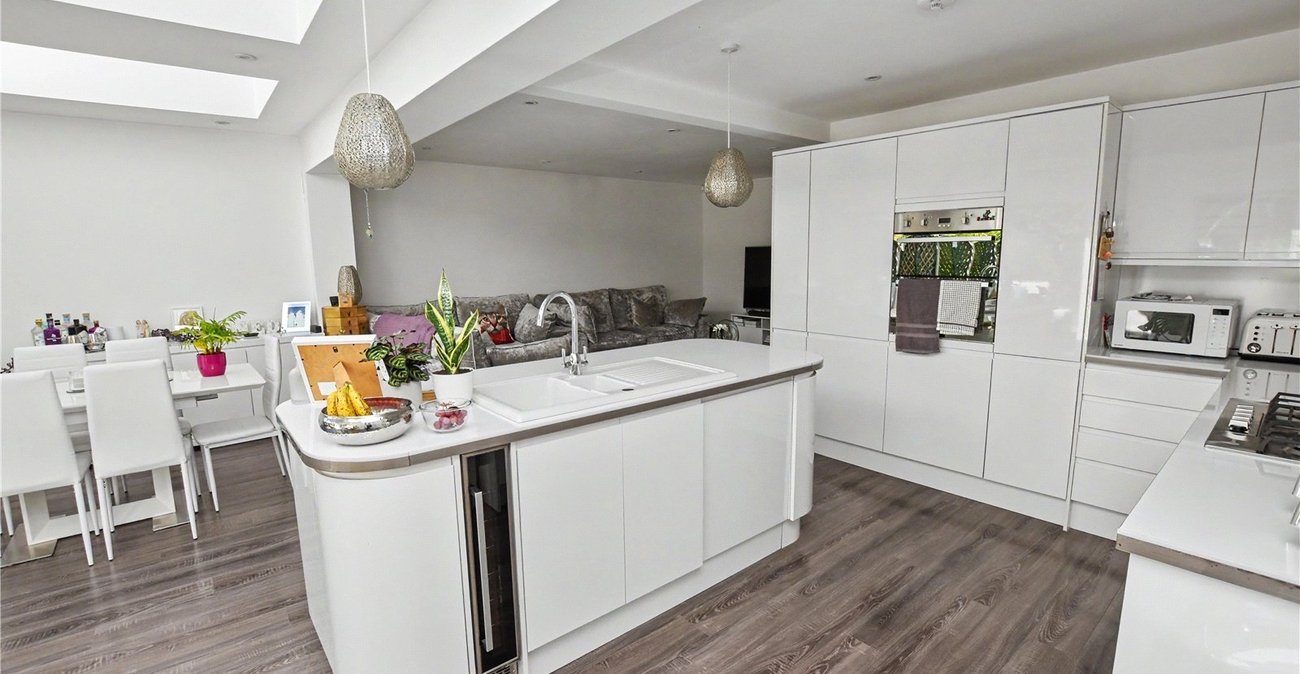 2 bedroom bungalow for sale in Bexleyheath | Robinson Jackson