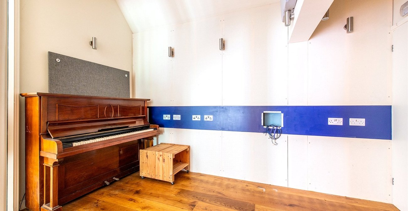 1 bedroom house for sale in Tunstall | Robinson Michael & Jackson