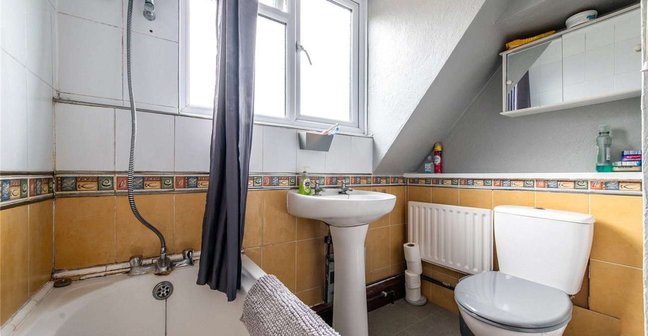 4 bedroom house for sale in Rochester | Robinson Michael & Jackson