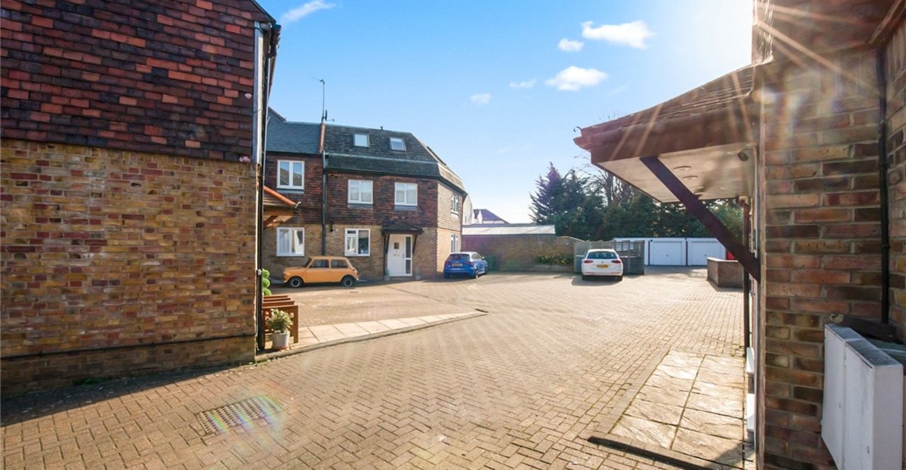 1 bedroom property for sale in Pratts Bottom | Robinson Jackson