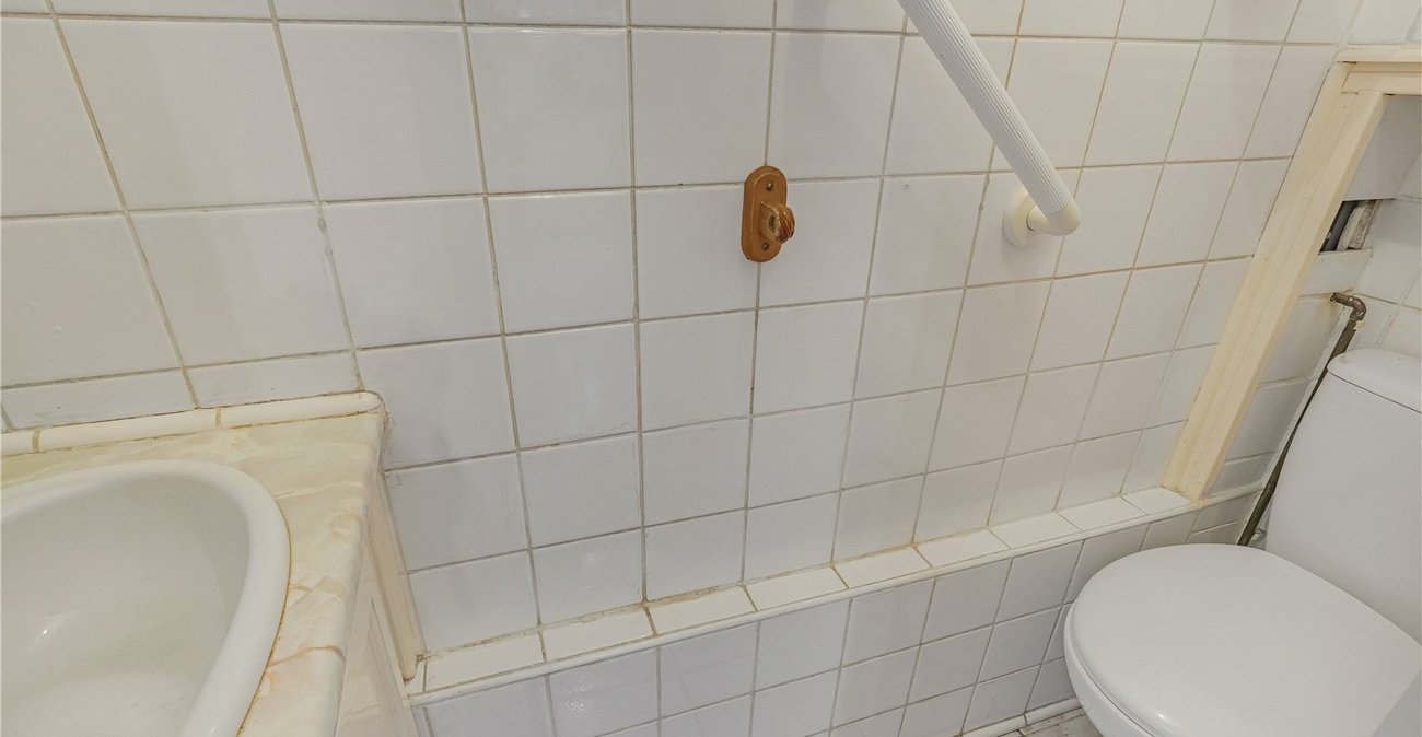 3 bedroom house for sale in Welling | Robinson Jackson