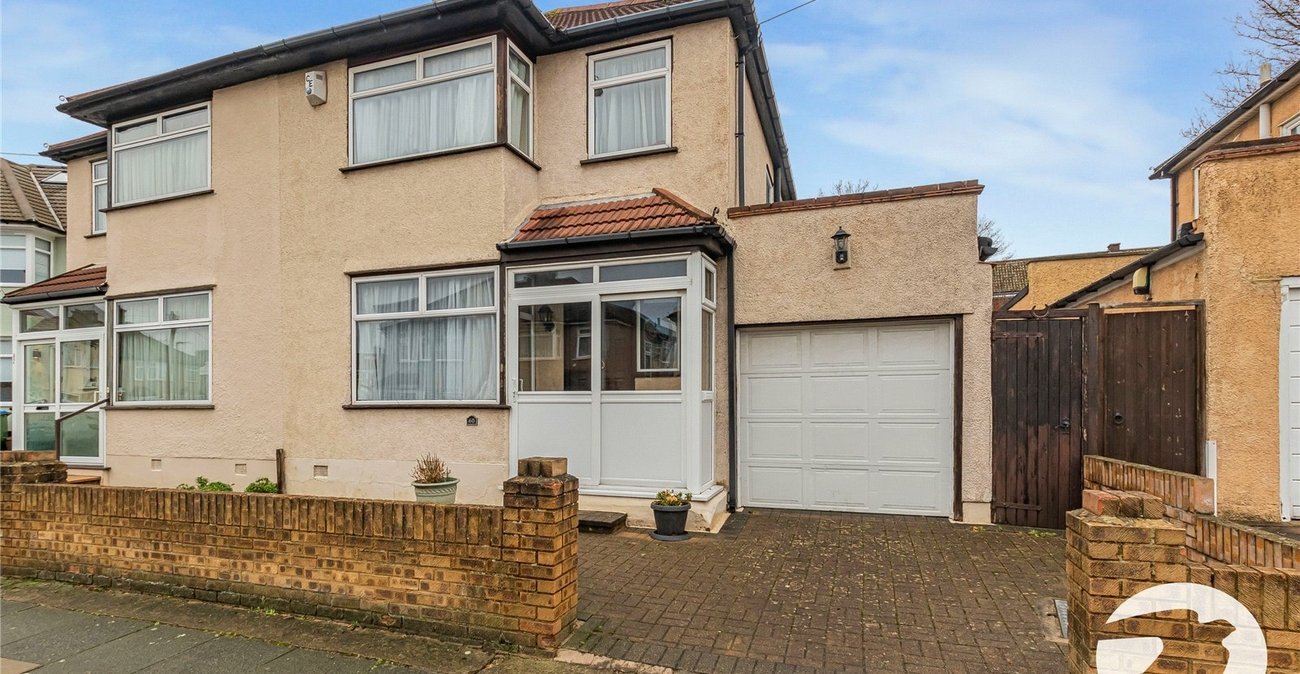 3 bedroom house for sale in Welling | Robinson Jackson