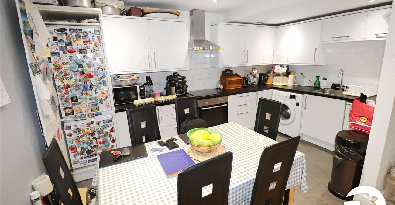 2 bedroom property for sale in Belvedere | Robinson Jackson
