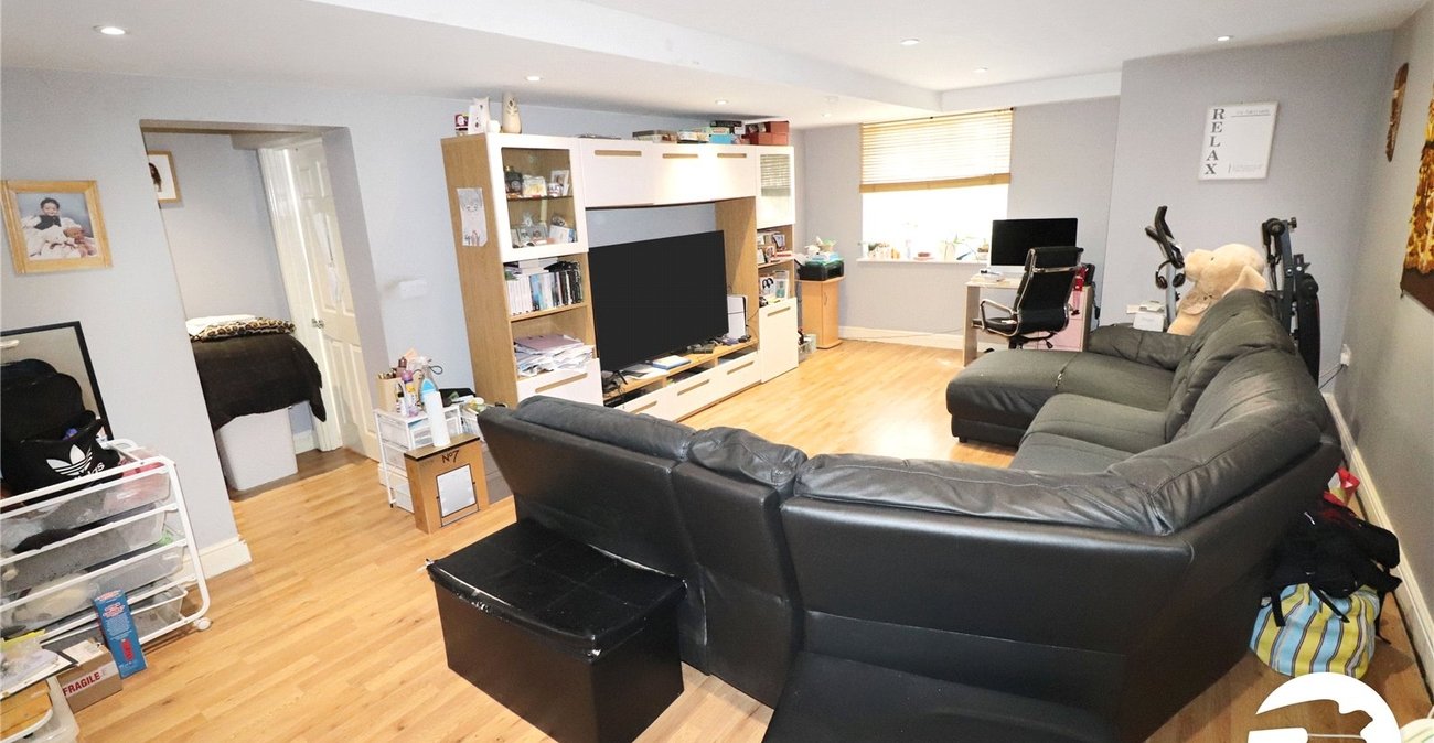 2 bedroom property for sale in Belvedere | Robinson Jackson