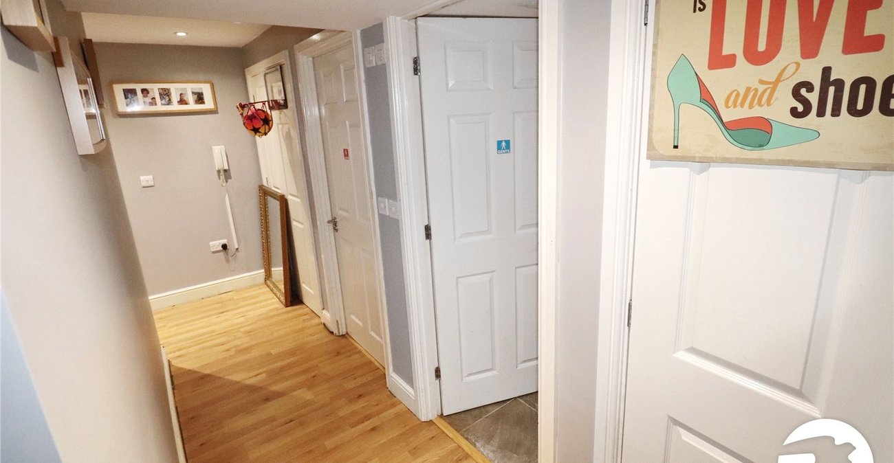 2 bedroom property for sale in Belvedere | Robinson Jackson