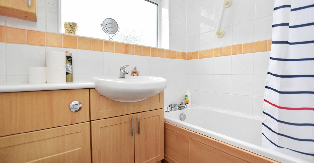 2 bedroom property for sale in Bexleyheath | Robinson Jackson