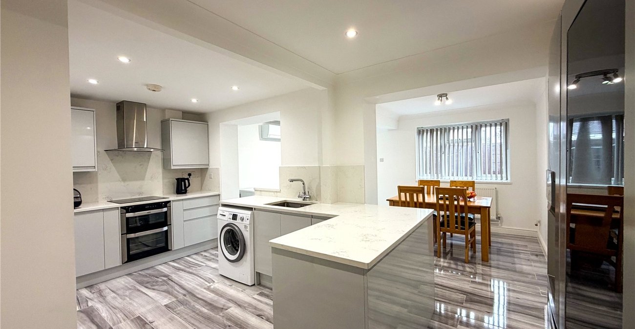 4 bedroom house for sale in Rainham | Robinson Michael & Jackson