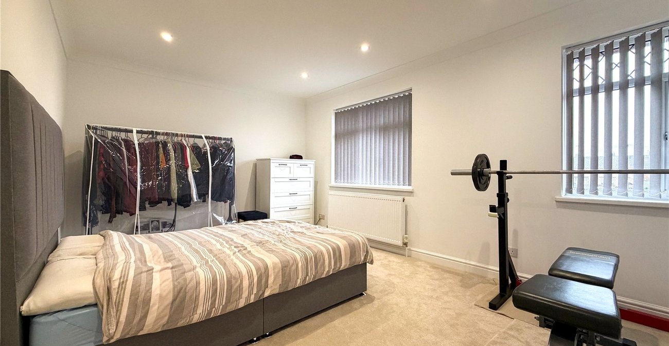 4 bedroom house for sale in Rainham | Robinson Michael & Jackson