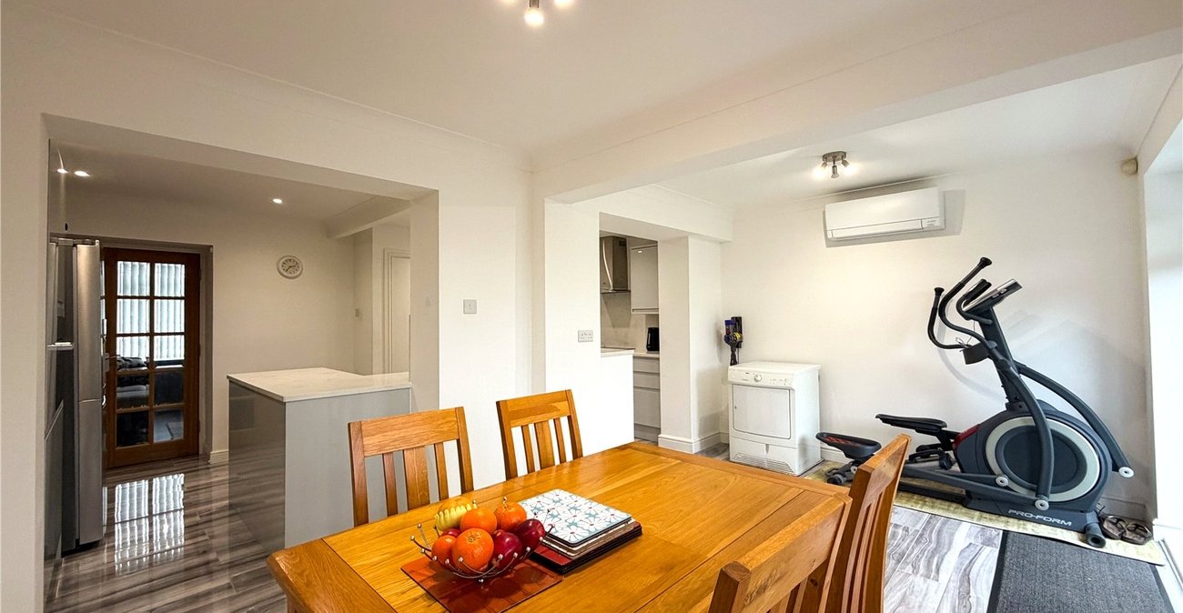 4 bedroom house for sale in Rainham | Robinson Michael & Jackson