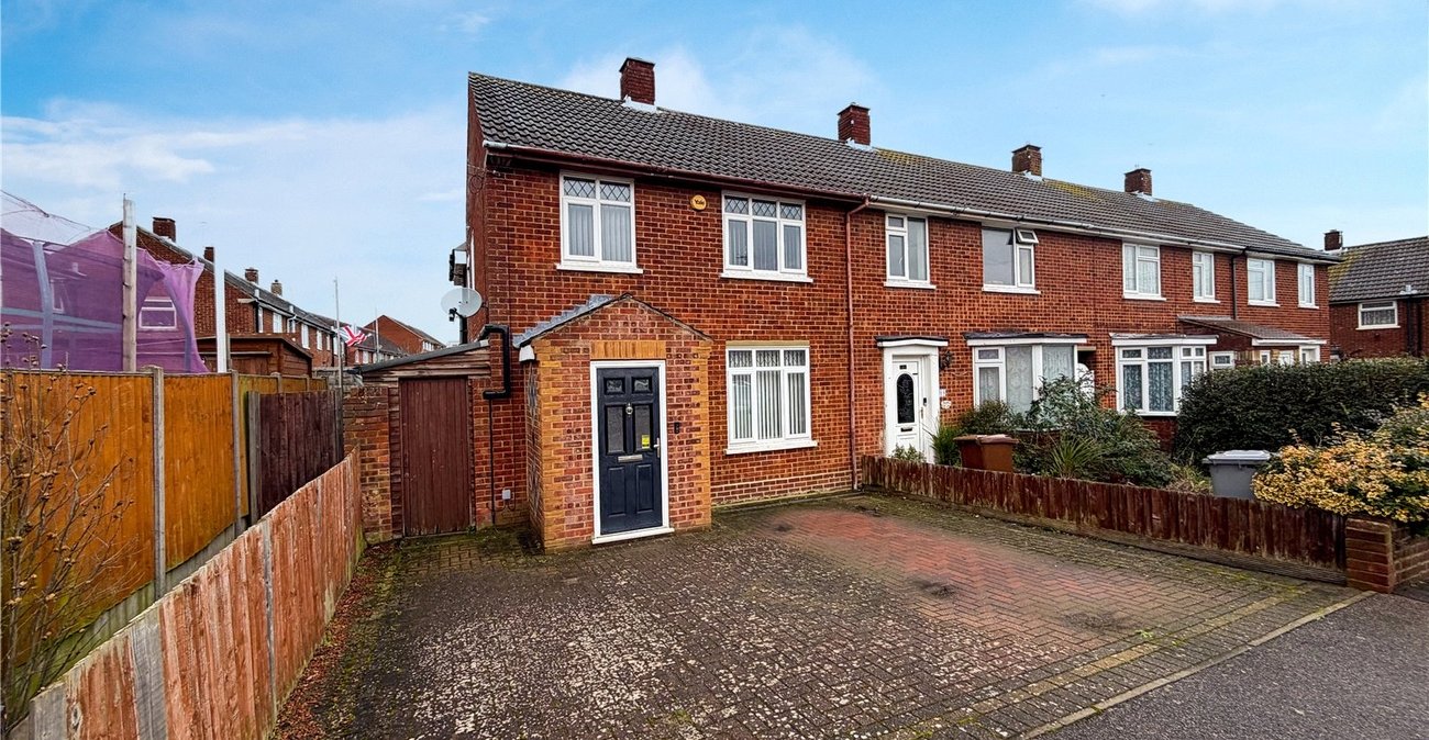 4 bedroom house for sale in Rainham | Robinson Michael & Jackson