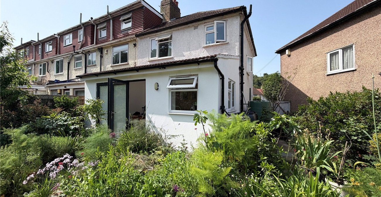 3 bedroom house for sale in Abbey Wood | Robinson Jackson