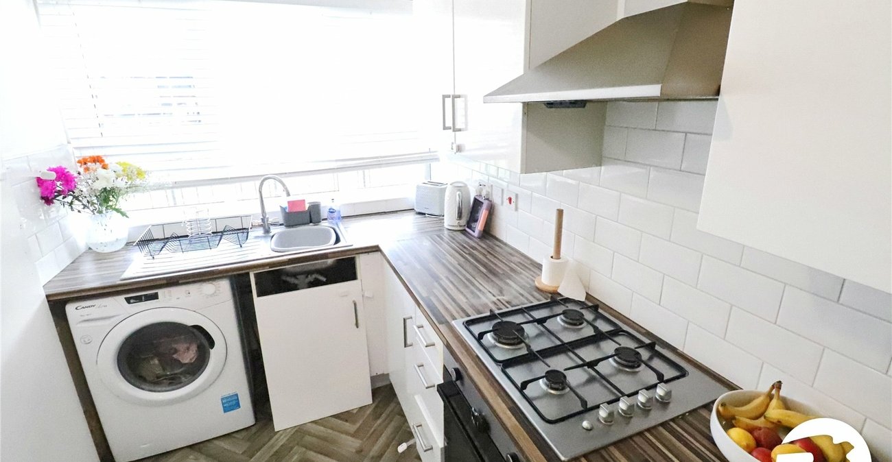 2 bedroom property for sale in Belvedere | Robinson Jackson