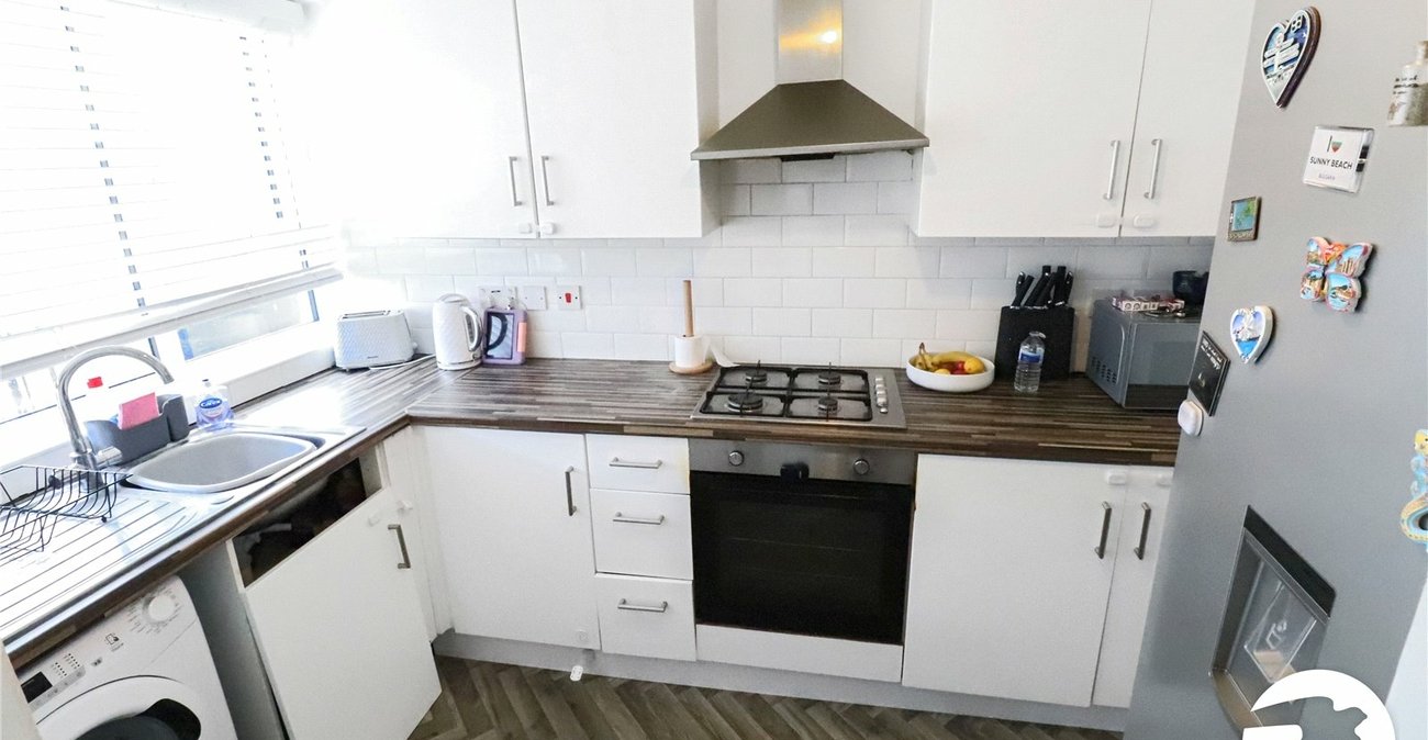 2 bedroom property for sale in Belvedere | Robinson Jackson