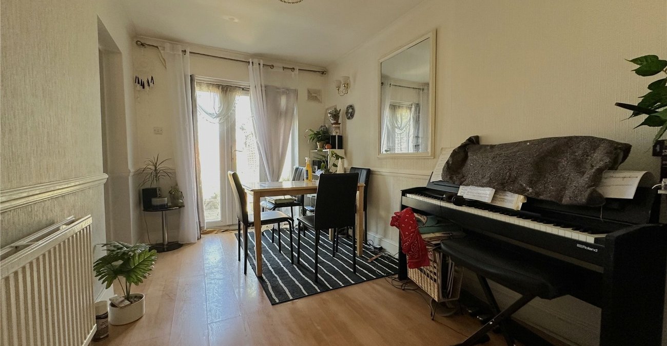 2 bedroom property for sale in Catford | Robinson Jackson