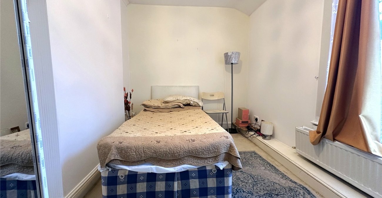 2 bedroom property for sale in Catford | Robinson Jackson
