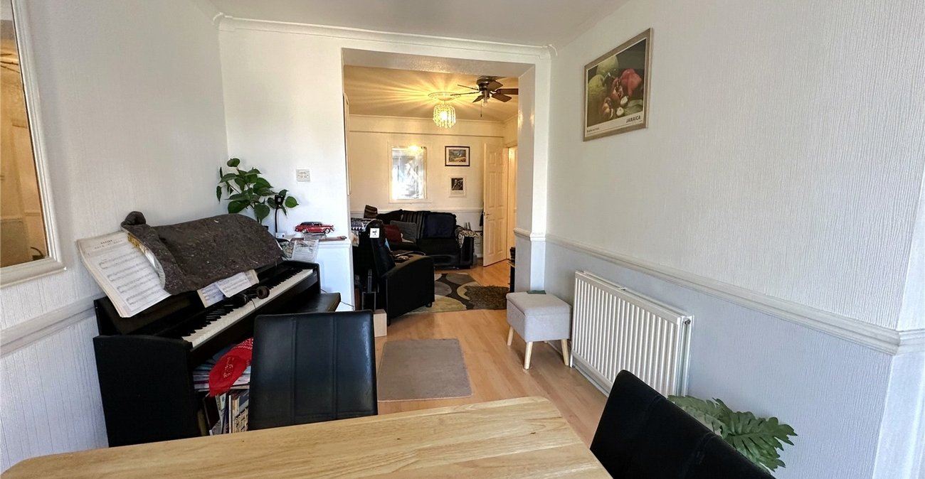 2 bedroom property for sale in Catford | Robinson Jackson