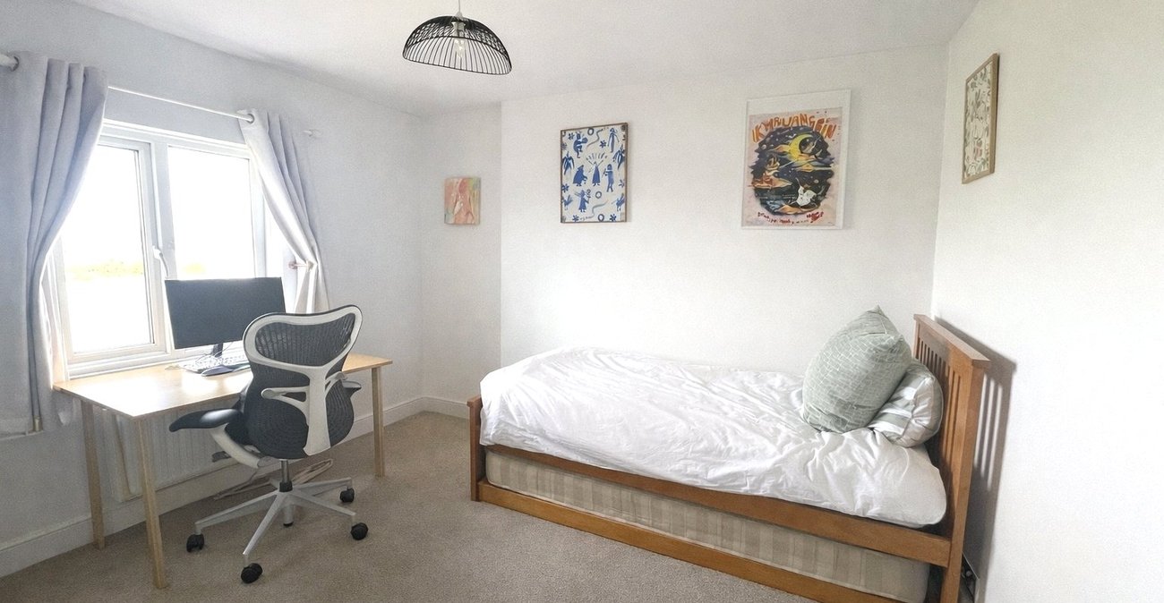 2 bedroom property for sale in London | Robinson Jackson