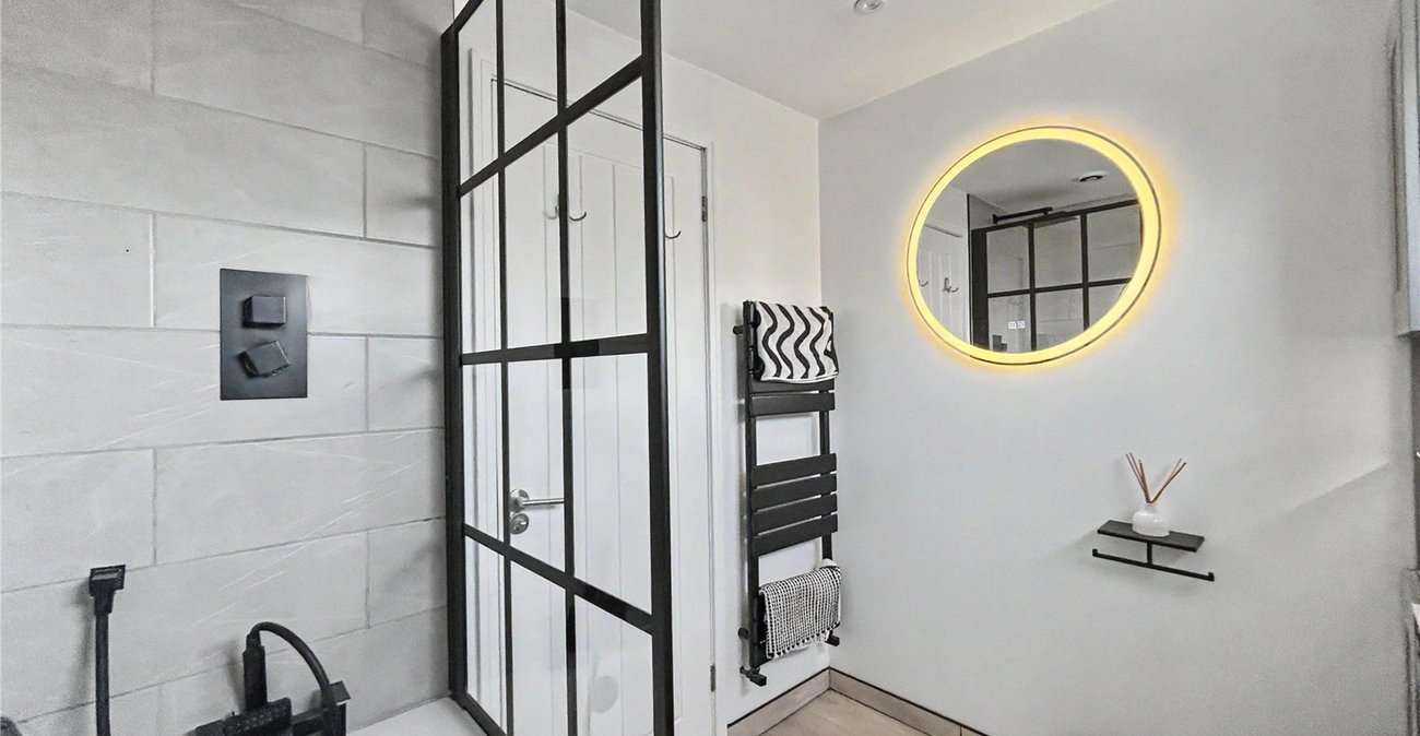 2 bedroom house for sale in Rainham | Robinson Michael & Jackson