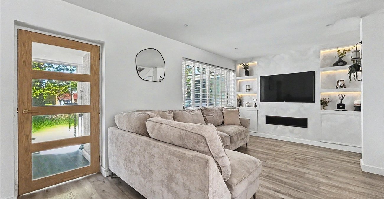 2 bedroom house for sale in Rainham | Robinson Michael & Jackson