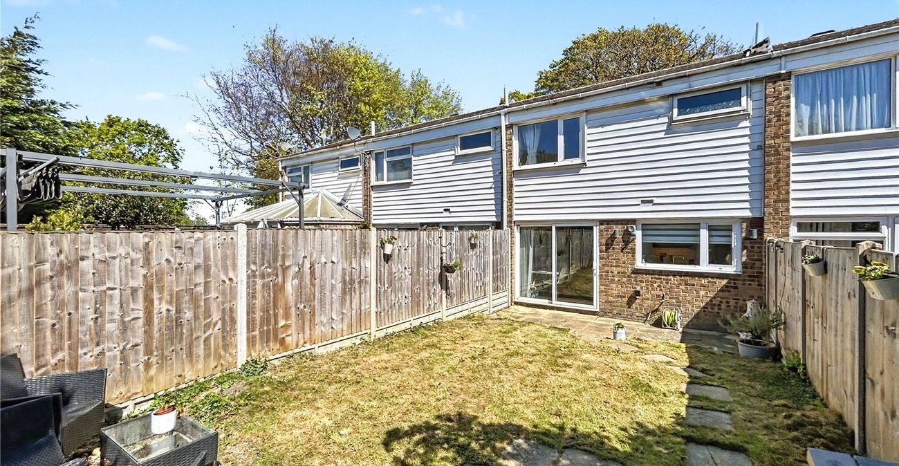 2 bedroom house for sale in Rainham | Robinson Michael & Jackson
