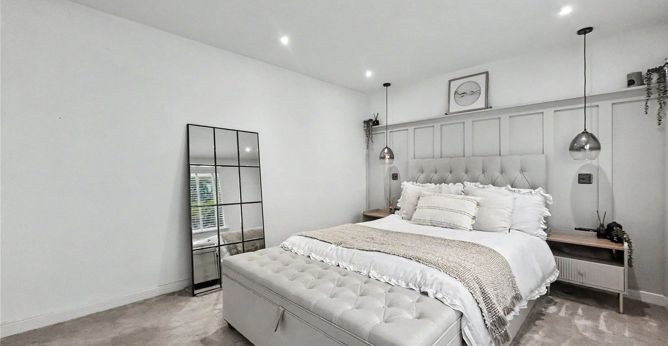 2 bedroom house for sale in Rainham | Robinson Michael & Jackson
