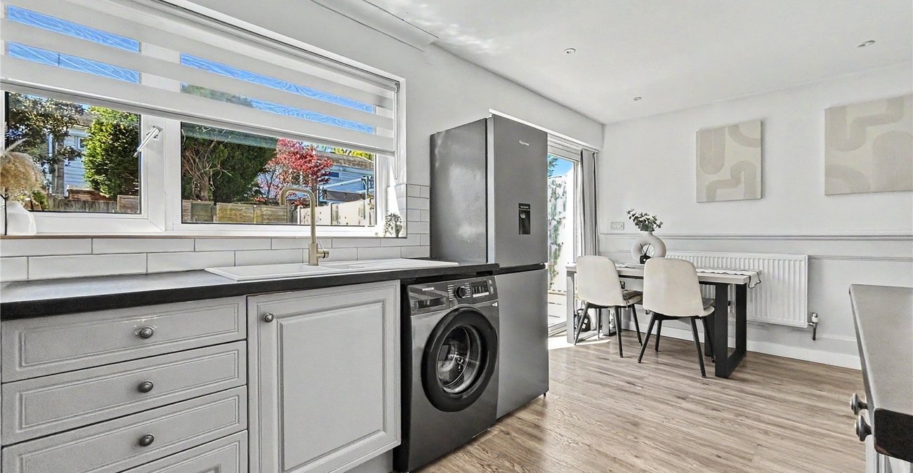 2 bedroom house for sale in Rainham | Robinson Michael & Jackson