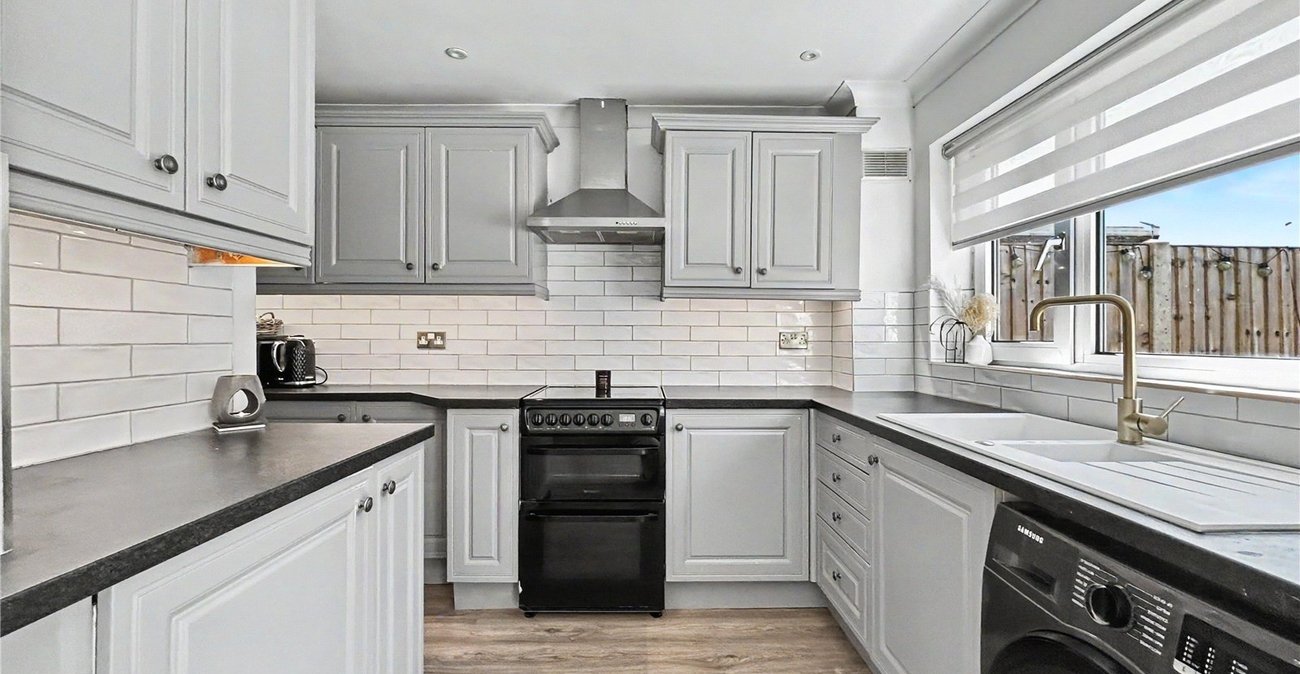 2 bedroom house for sale in Rainham | Robinson Michael & Jackson
