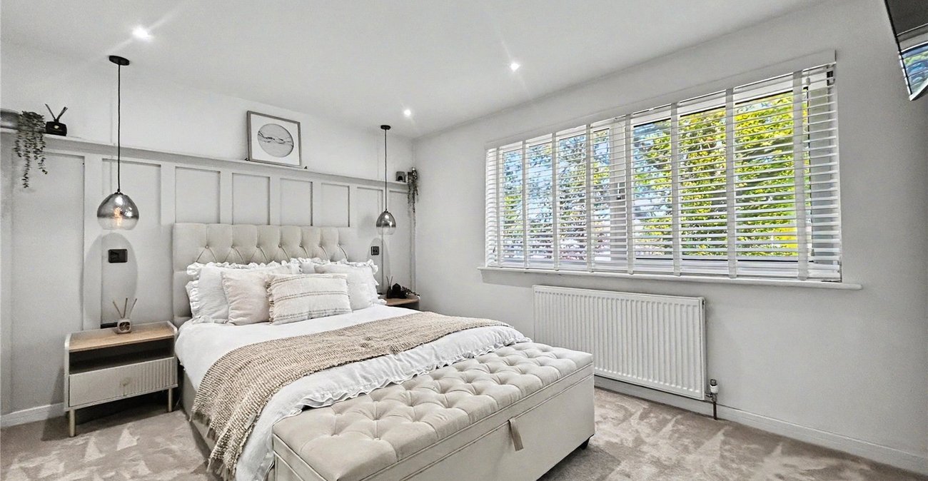 2 bedroom house for sale in Rainham | Robinson Michael & Jackson