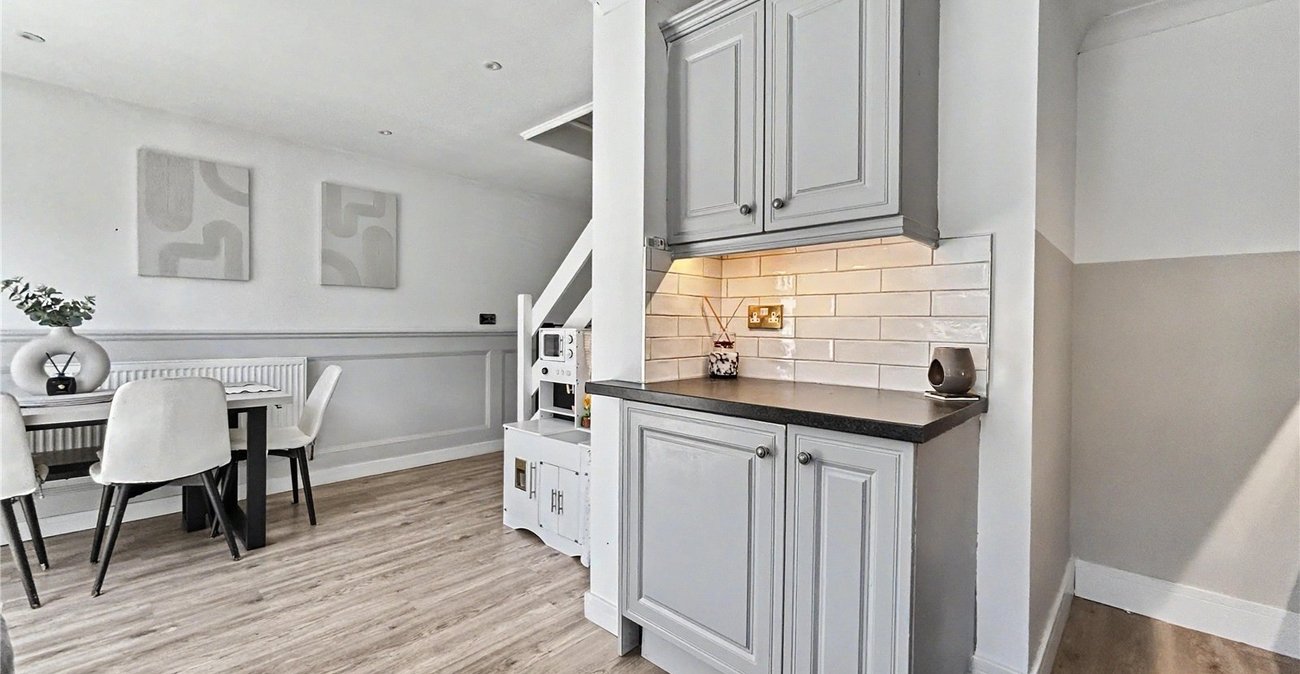 2 bedroom house for sale in Rainham | Robinson Michael & Jackson
