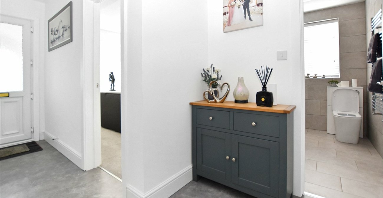 3 bedroom bungalow for sale in Bexleyheath | Robinson Jackson