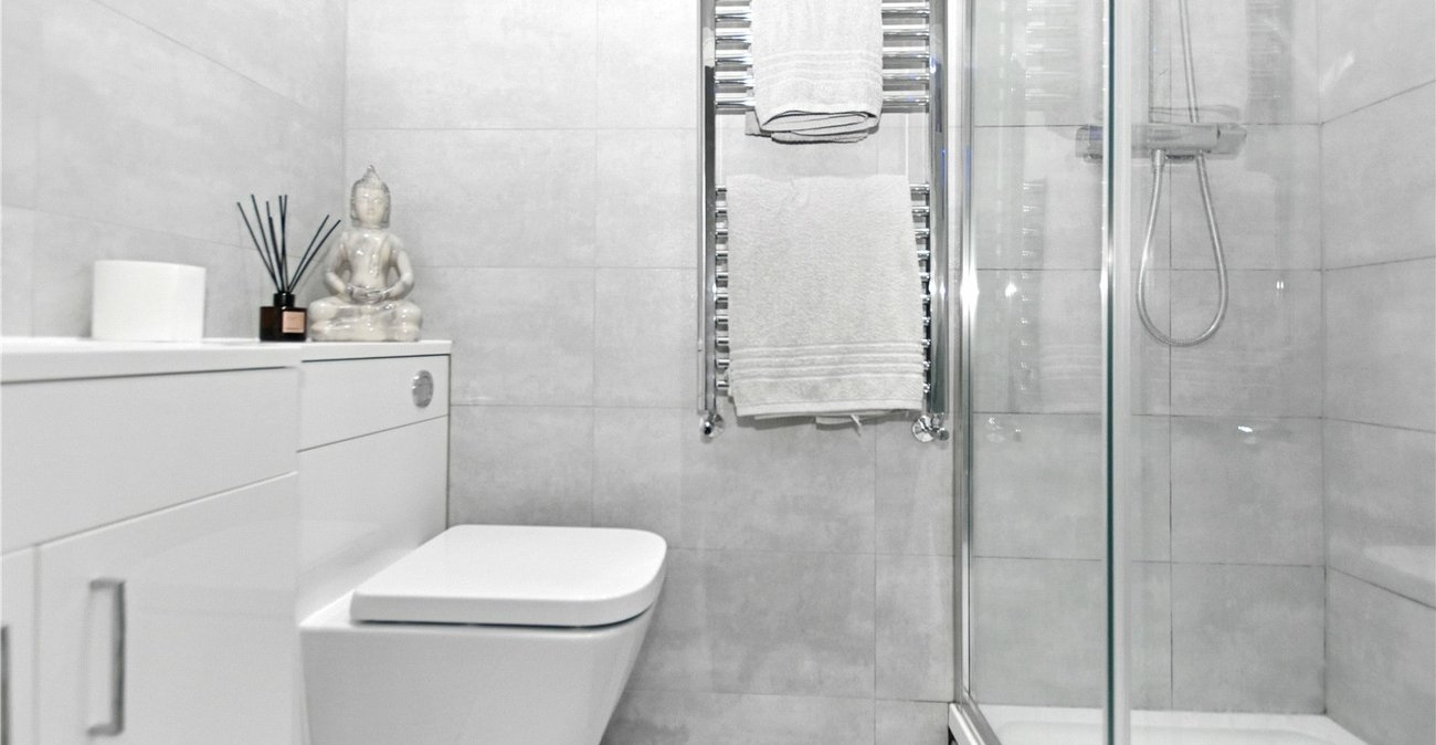 3 bedroom bungalow for sale in Bexleyheath | Robinson Jackson