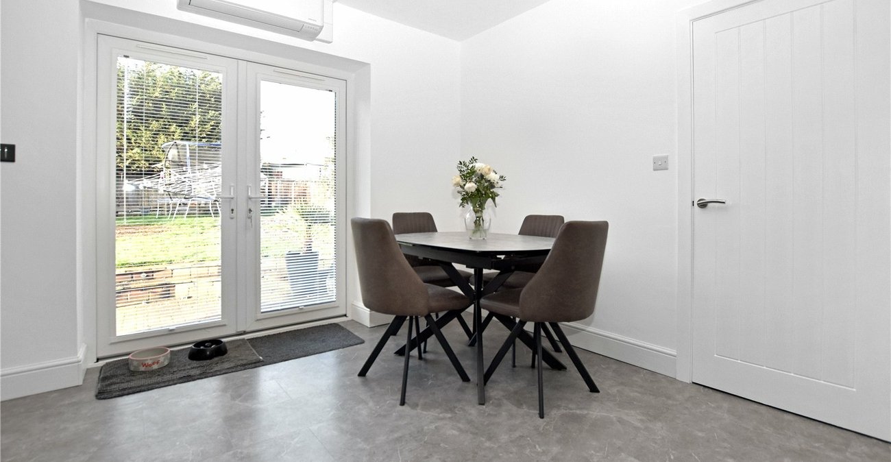 3 bedroom bungalow for sale in Bexleyheath | Robinson Jackson