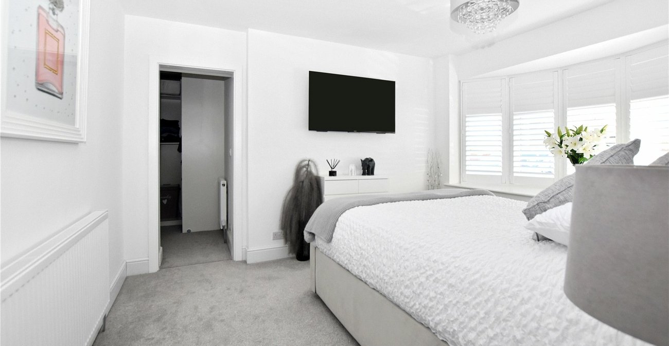 3 bedroom bungalow for sale in Bexleyheath | Robinson Jackson