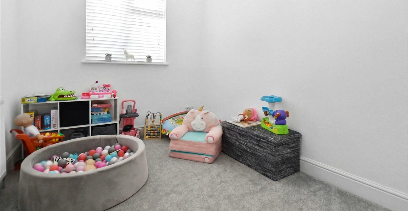 3 bedroom bungalow for sale in Bexleyheath | Robinson Jackson