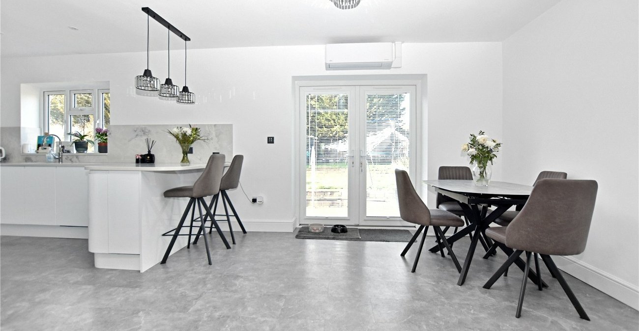 3 bedroom bungalow for sale in Bexleyheath | Robinson Jackson