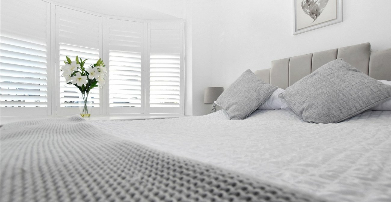 3 bedroom bungalow for sale in Bexleyheath | Robinson Jackson