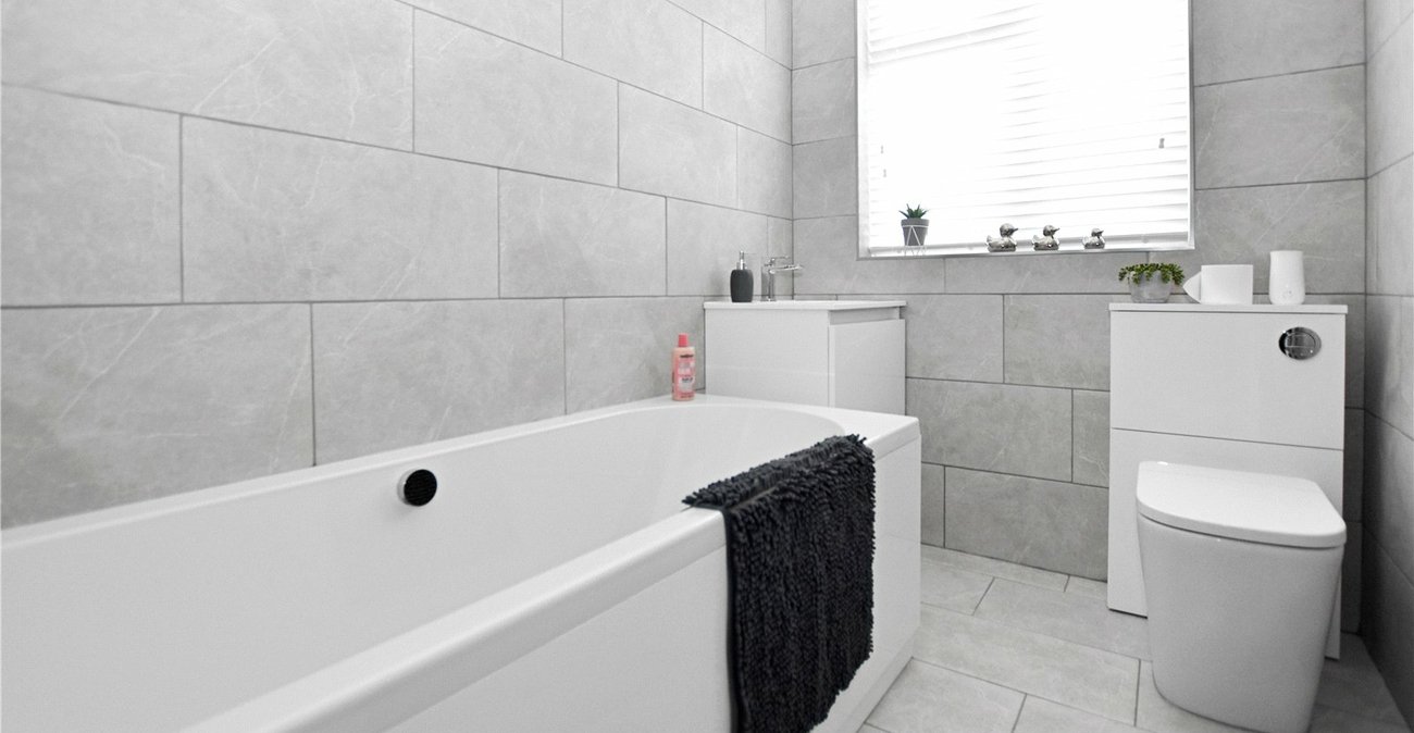 3 bedroom bungalow for sale in Bexleyheath | Robinson Jackson