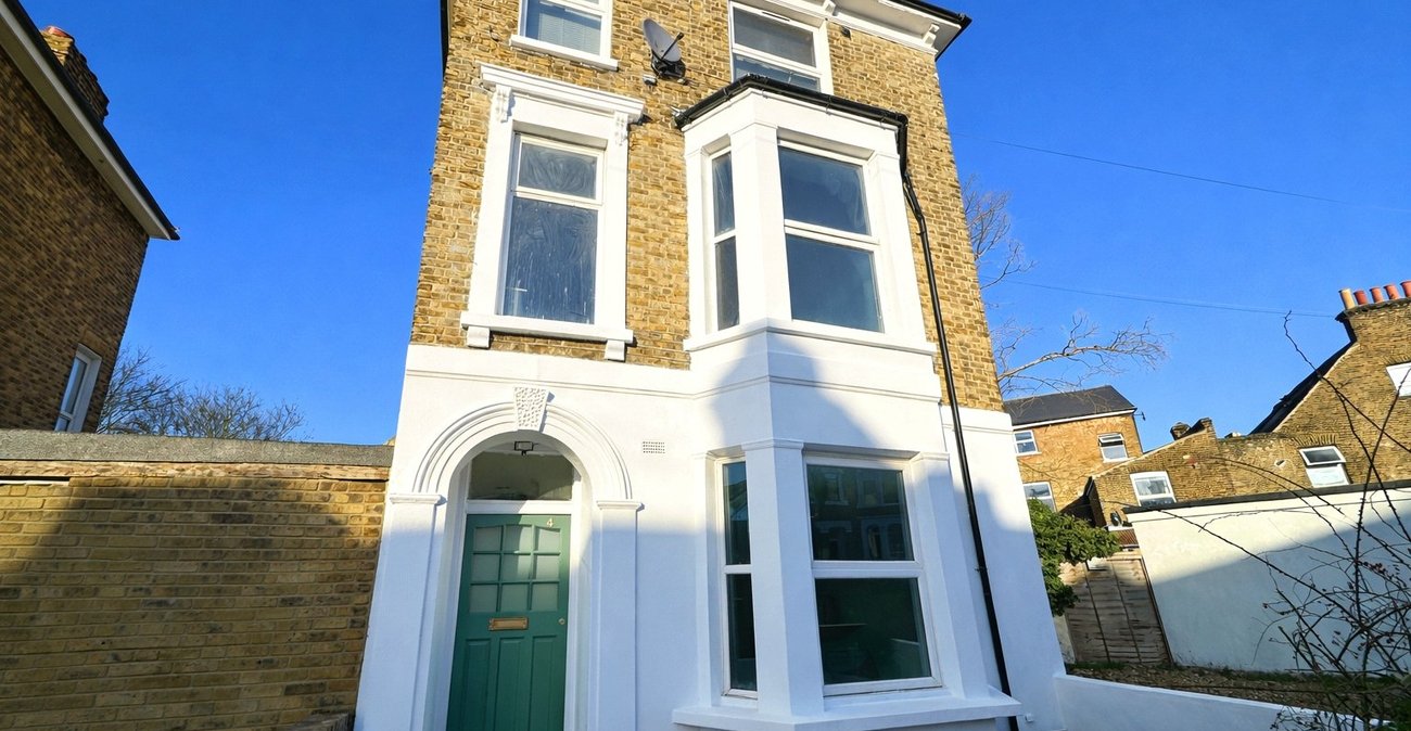 1 bedroom property for sale in London | Robinson Jackson