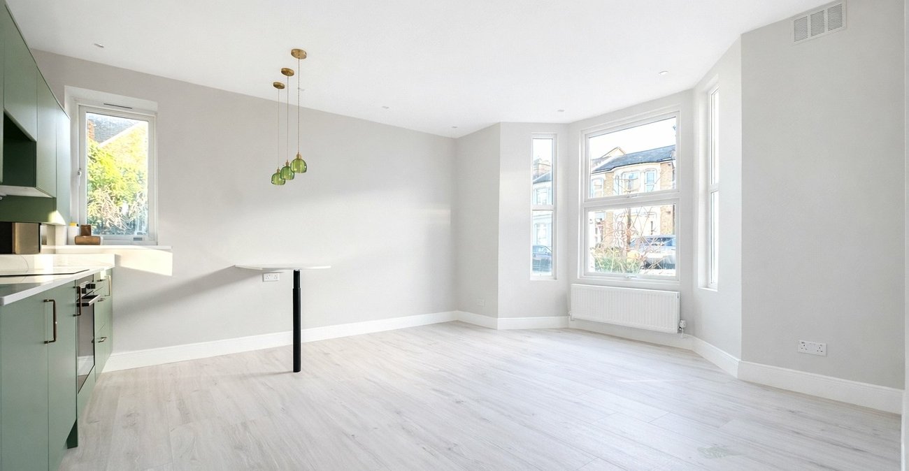 1 bedroom property for sale in London | Robinson Jackson