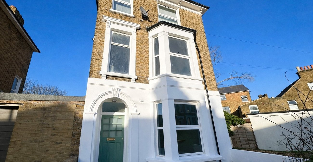 1 bedroom property for sale in London | Robinson Jackson