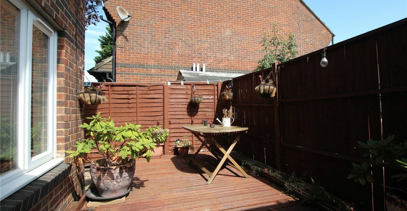 1 bedroom house for sale in Thamesmead | Robinson Jackson