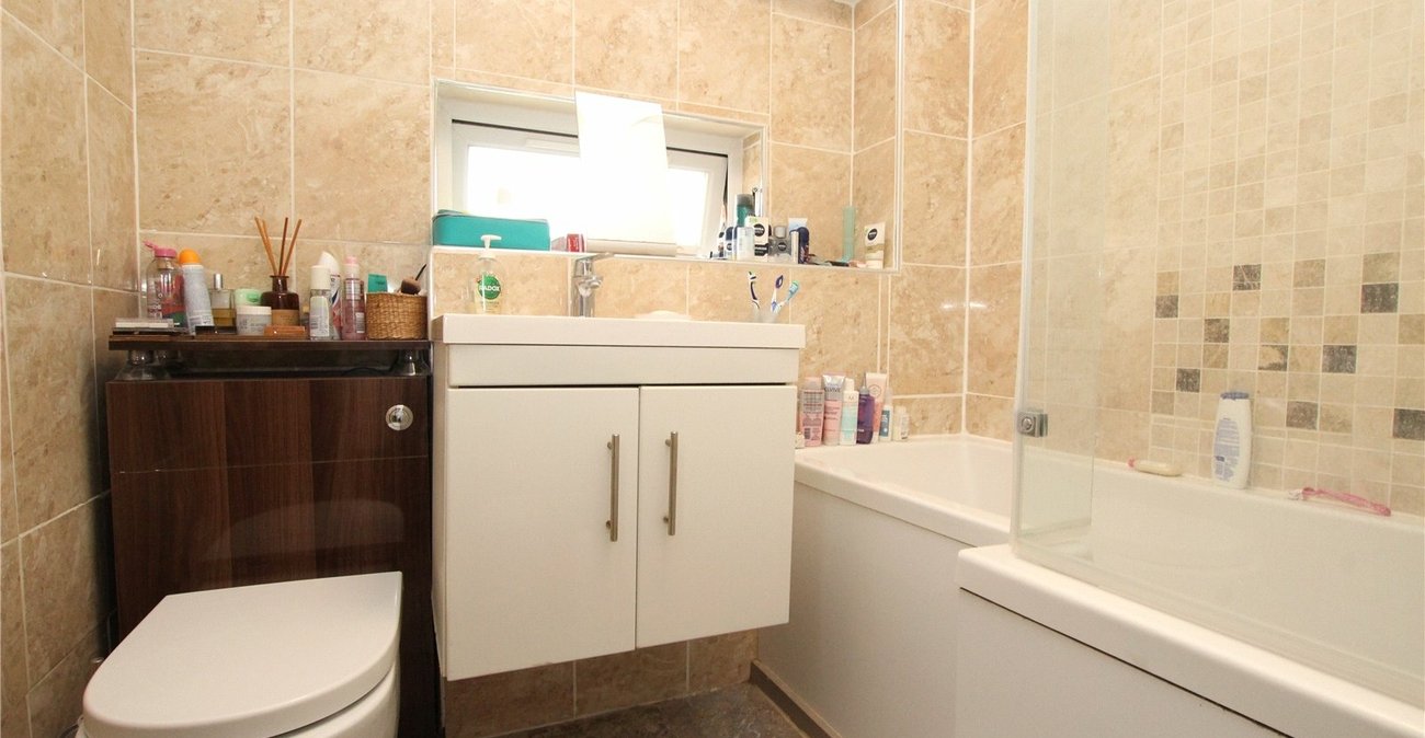 1 bedroom house for sale in Thamesmead | Robinson Jackson