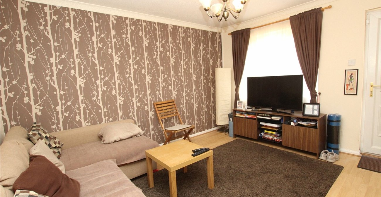 1 bedroom house for sale in Thamesmead | Robinson Jackson