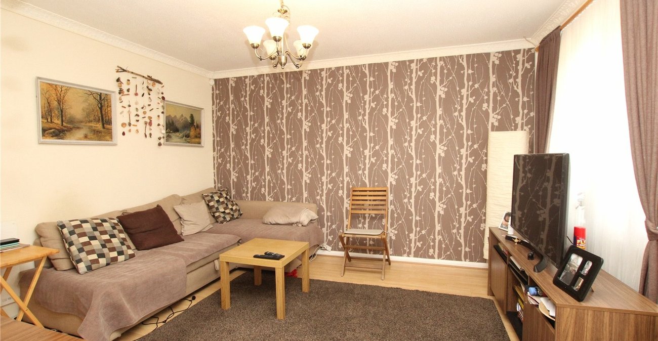 1 bedroom house for sale in Thamesmead | Robinson Jackson